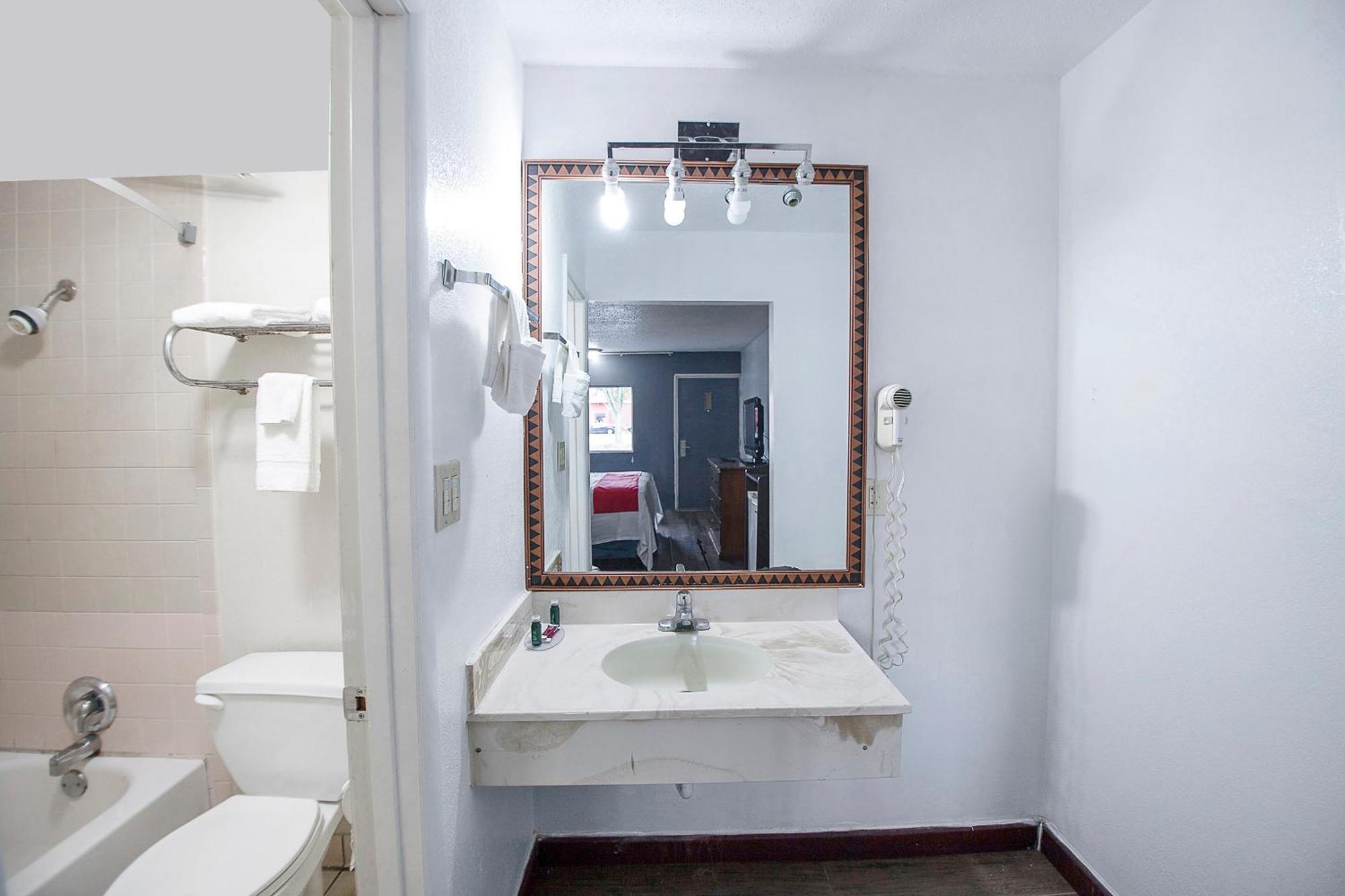 Hotel O Daylight Inn Elkhart I-90, In Ngoại thất bức ảnh